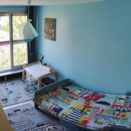 Apartment Spacious 3br Peaceful Appartment, Balcony & Parking